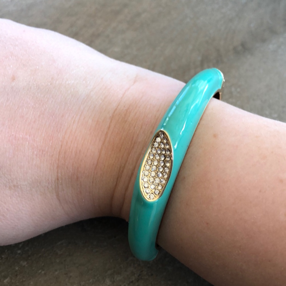 Beautiful easy on and off cuff!
